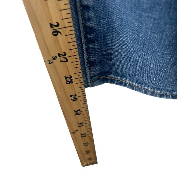 Levi's 712 Slim Women's Size 33 X 32 Medium Wash Straight Jeans - Picture 11 of 11